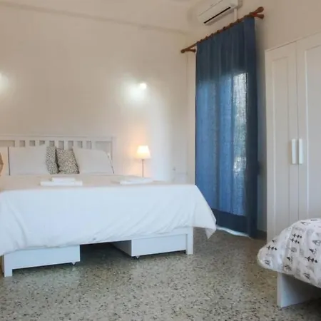 Daphne's House Families Only Апартаменти