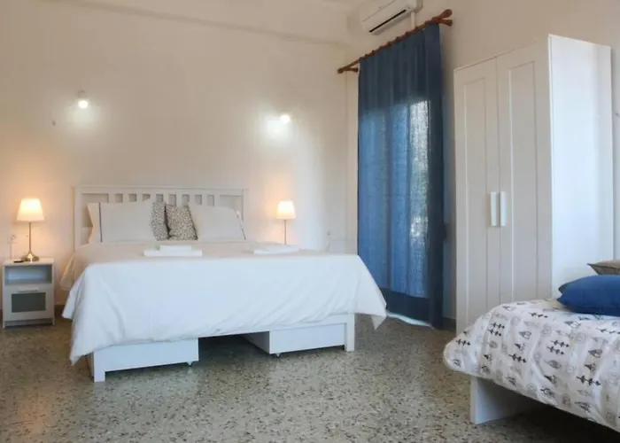 Daphne's House Families Only アパート