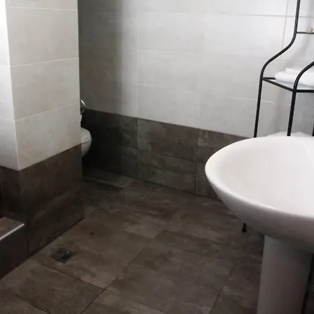 Daphne's House Families Only Apartament