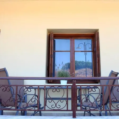 Daphne's House Families Only Apartament *