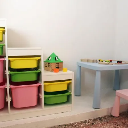 Daphne's House Families Only